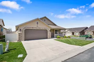 683 N 475 W, Kaysville, UT 84037 - Photo 2