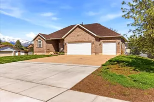 670 W Young St, Morgan, UT 84050 - Photo 2