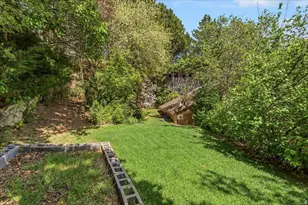 905 Oakridge Dr, Farmington, UT 84025 - Photo 56