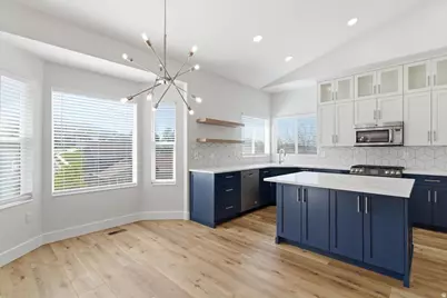 2204 E 3225 N, Layton, UT 84040 - Photo 4
