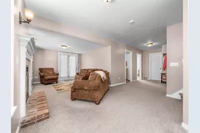 2079 N 2100 E, Layton, UT 84040 - Photo 26