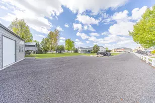 2162 S 2850 W, West Haven, UT 84401 - Photo 40