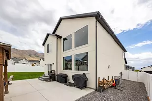 2857 E Carriage Hill Dr, Eagle Mountain, UT 84005 - Photo 38