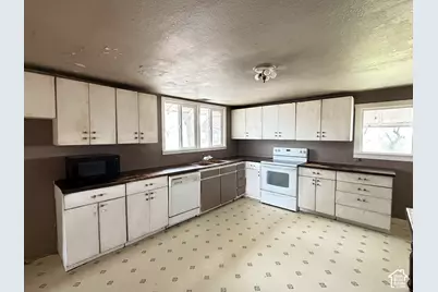 4105 N 3000 W, Sutherland, UT 84624 - Photo 16
