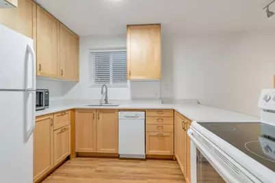4868 S Highland Cir #2, Holladay, UT 84117 - Photo 6