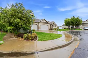 312 W Escala Ln, Centerville, UT 84014 - Photo 2