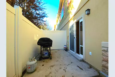 6678 S Pines Point Way W, West Jordan, UT 84084 - Photo 14