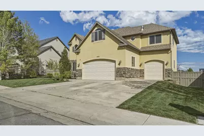 3926 E Barton Creek Dr, Eagle Mountain, UT 84005 - Photo 4