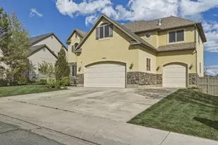 3926 E Barton Creek Dr, Eagle Mountain, UT 84005 - Photo 4