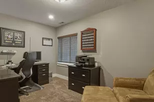 3926 E Barton Creek Dr, Eagle Mountain, UT 84005 - Photo 32