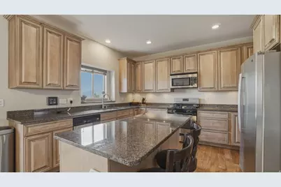 3926 E Barton Creek Dr, Eagle Mountain, UT 84005 - Photo 12