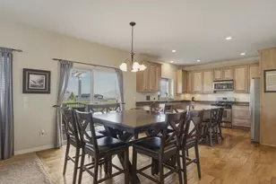 3926 E Barton Creek Dr, Eagle Mountain, UT 84005 - Photo 10