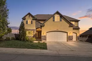 3926 E Barton Creek Dr, Eagle Mountain, UT 84005 - Photo 2