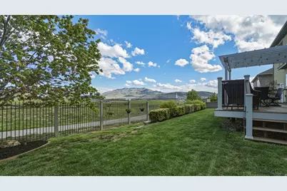 3926 E Barton Creek Dr, Eagle Mountain, UT 84005 - Photo 42