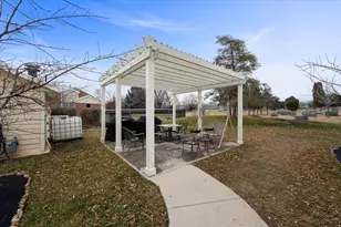 2095 S Main St, Bountiful, UT 84010 - Photo 30