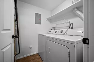 2095 S Main St, Bountiful, UT 84010 - Photo 10