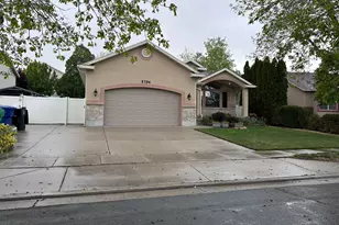 5754 S Crest Flower Way W, Kearns, UT 84118 - Photo 2