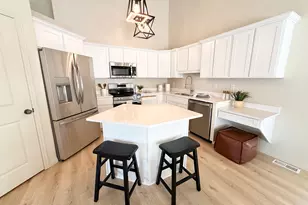 5754 S Crest Flower Way W, Kearns, UT 84118 - Photo 10