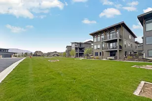 6370 E Mallory Way S, Huntsville, UT 84317 - Photo 2