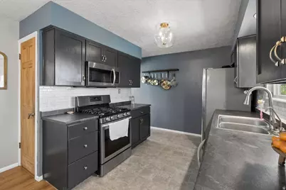 2419 N 2550 E, Layton, UT 84040 - Photo 12