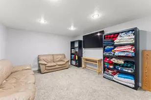 1013 N Main St, Orem, UT 84057 - Photo 22