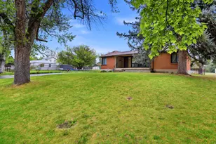 2252 E 6450 S, Cottonwood Heights, UT 84121 - Photo 6