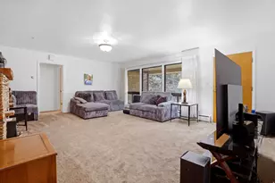 2252 E 6450 S, Cottonwood Heights, UT 84121 - Photo 12