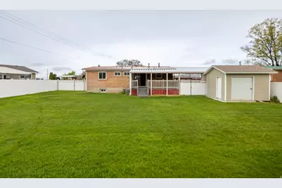 822 N 100 W, Tremonton, UT 84337 - Photo 28