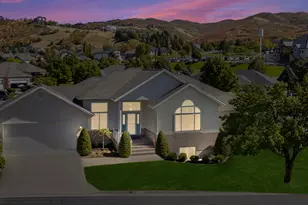 275 S Eagle Way, North Salt Lake, UT 84054 - Photo 2