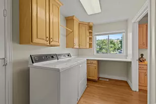 275 S Eagle Way, North Salt Lake, UT 84054 - Photo 20