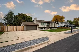 1359 N East Lisa St E, Layton, UT 84040 - Photo 34