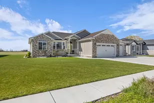 1092 E 250 S, Tremonton, UT 84337 - Photo 2