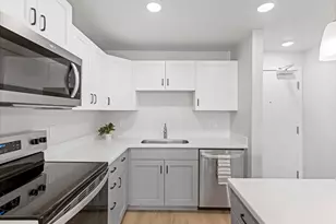 1032 E 400 S, Salt Lake City, UT 84102 - Photo 2