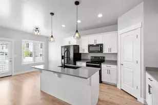 289 N Eaglewood Dr, Saratoga Springs, UT 84045 - Photo 4