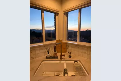 10721 S Dimple Dell Dr, Sandy, UT 84092 - Photo 40