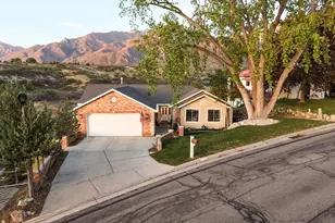 10721 S Dimple Dell Dr, Sandy, UT 84092 - Photo 2