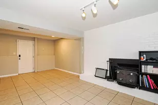 361 E 10450 S, Sandy, UT 84070 - Photo 24