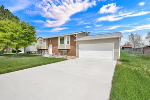 1890 W 2400 S, Syracuse, UT 84075 - Photo 2