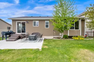 2442 E Hitching Post Dr, Eagle Mountain, UT 84005 - Photo 4