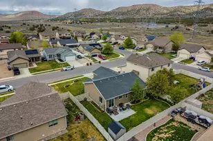 2442 E Hitching Post Dr, Eagle Mountain, UT 84005 - Photo 32