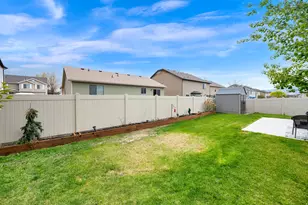2442 E Hitching Post Dr, Eagle Mountain, UT 84005 - Photo 28