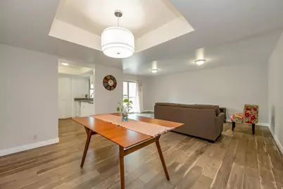 5572 S Marshwood #UNIT E, Salt Lake City, UT 84107 - Photo 4