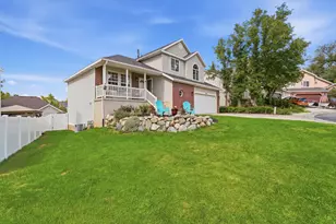 581 E Compass Cir N, North Salt Lake, UT 84054 - Photo 2