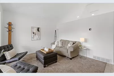 581 E Compass Cir N, North Salt Lake, UT 84054 - Photo 4
