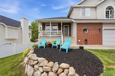 581 E Compass Cir N, North Salt Lake, UT 84054 - Photo 2