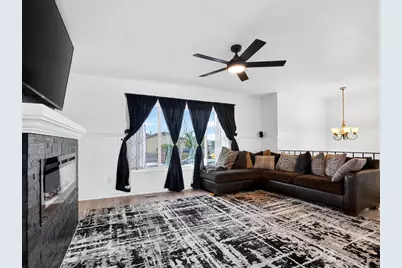 5592 S 3975 W, Roy, UT 84067 - Photo 6
