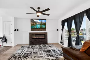 5592 S 3975 W, Roy, UT 84067 - Photo 4