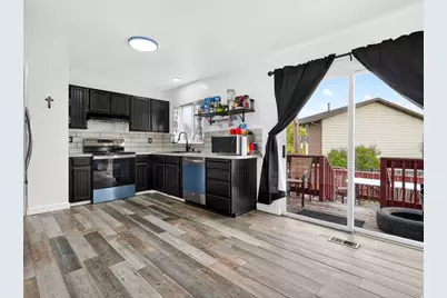 5592 S 3975 W, Roy, UT 84067 - Photo 8