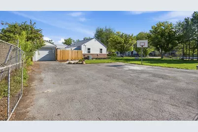 1270 S Stewart St W, Salt Lake City, UT 84104 - Photo 4