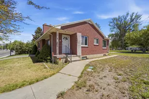 620 N Center St, Lehi, UT 84043 - Photo 2